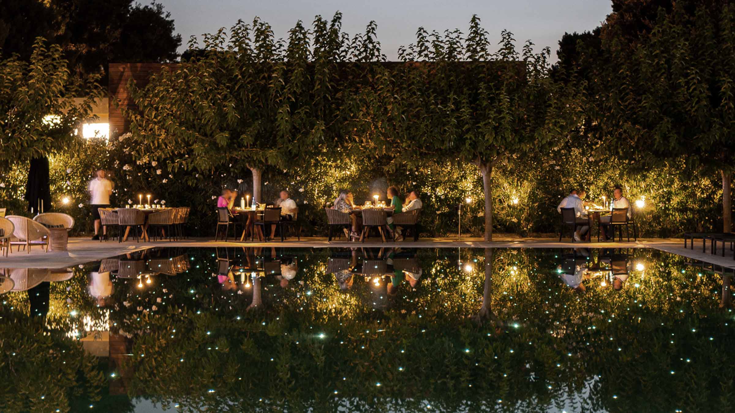 25 meters swimming pool nature night restaurant | TATOÏ Club