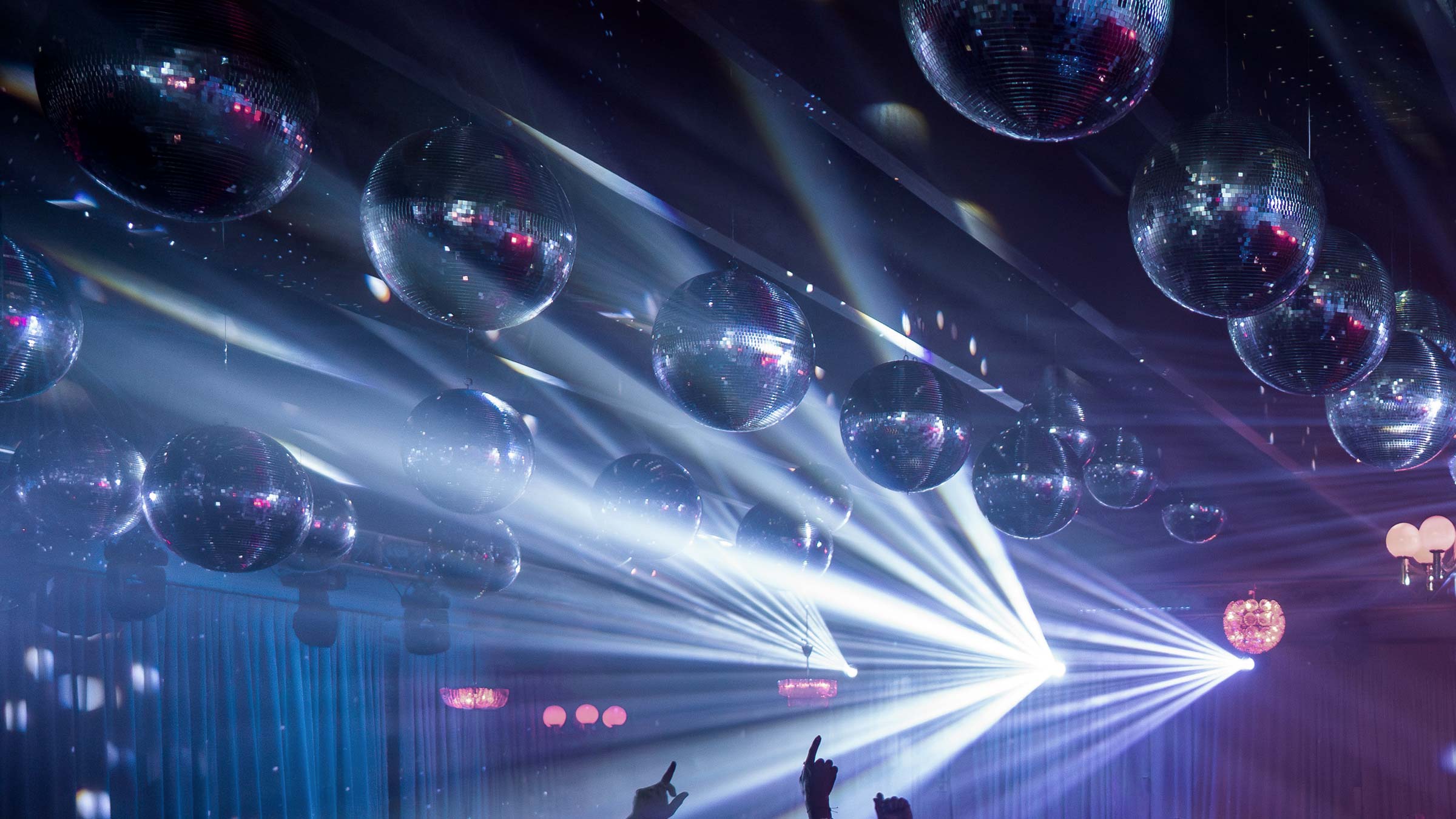 event new years night dinner party disco balls music TATOÏ-CLUB