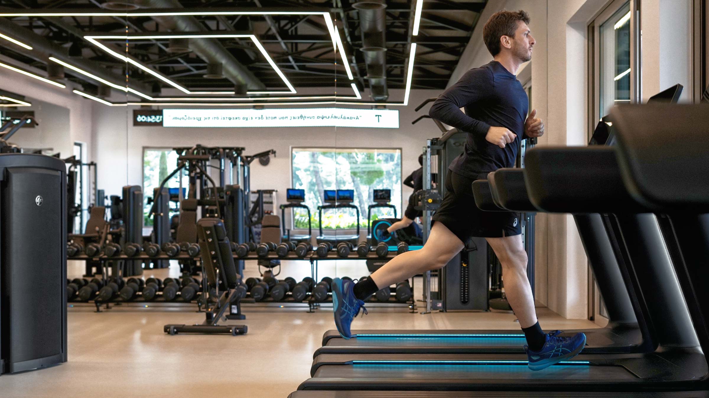 gym indoor man running nature | TATOÏ Club