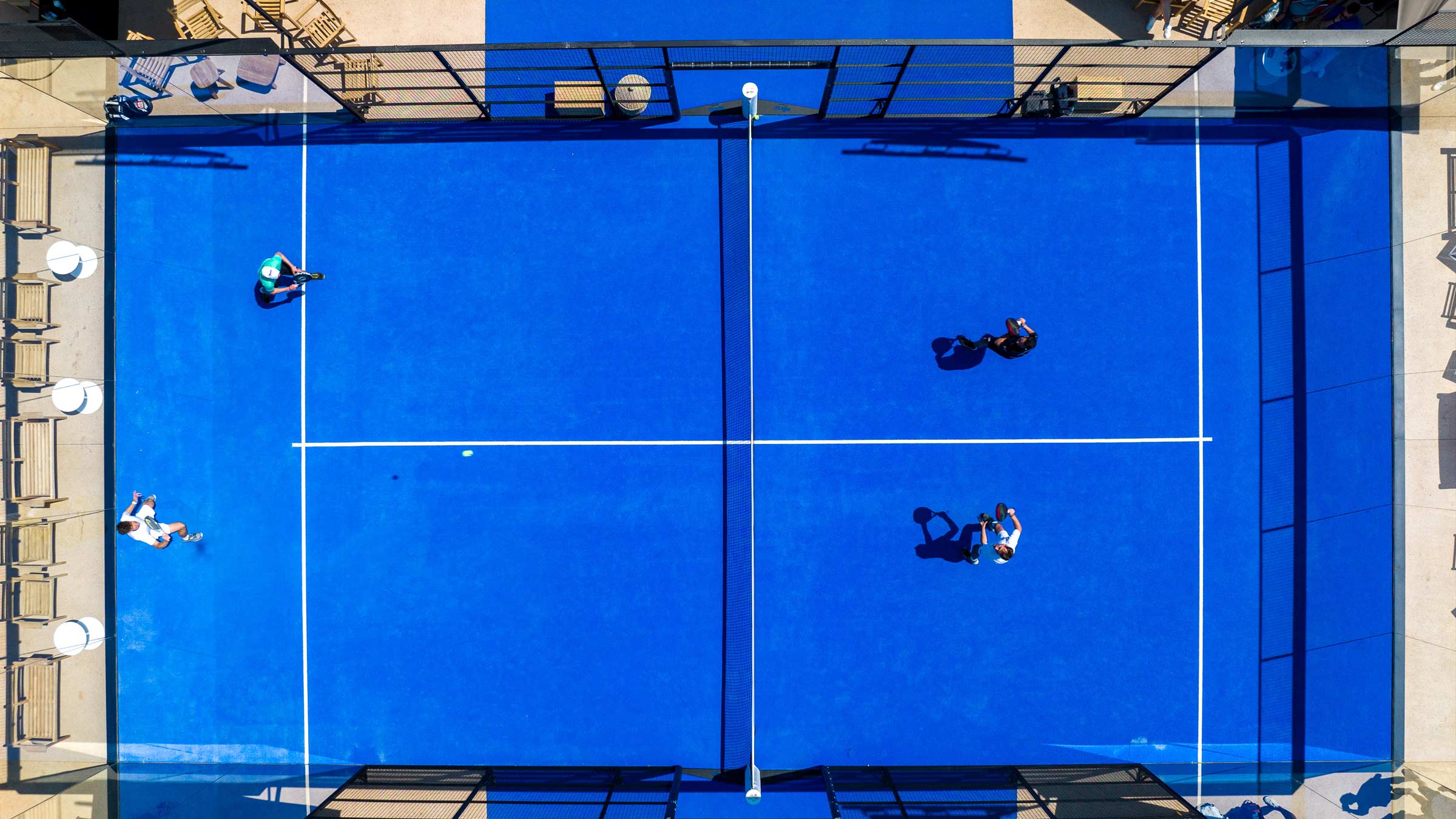 padelcourt nature mountain padel players | TATOÏ Club