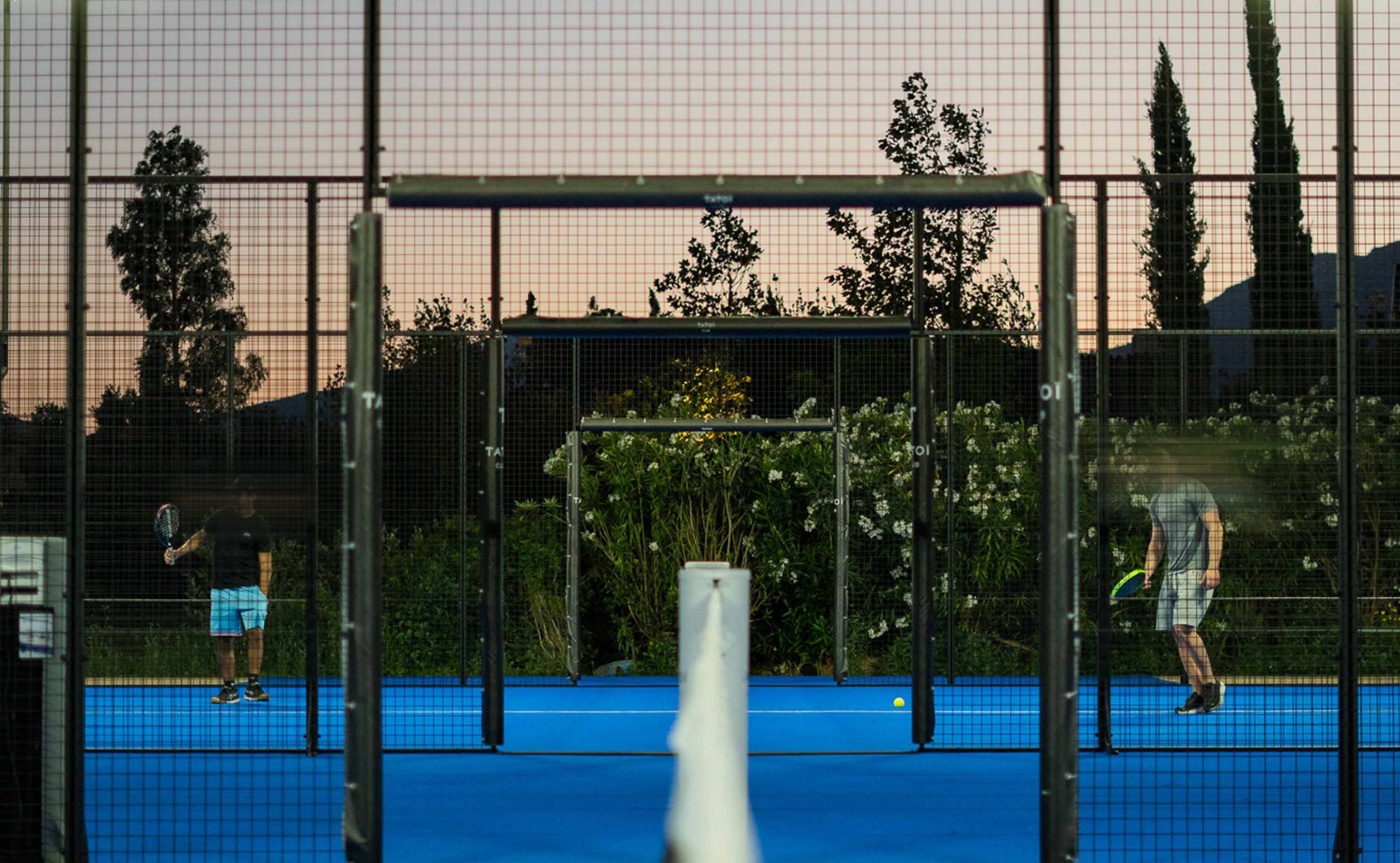 padel court nature mountain padel players | TATOÏ Club
