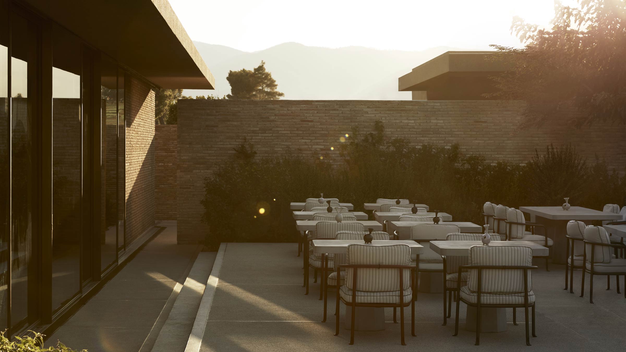 restaurant nature tables outdoor mountain | TATOÏ Club