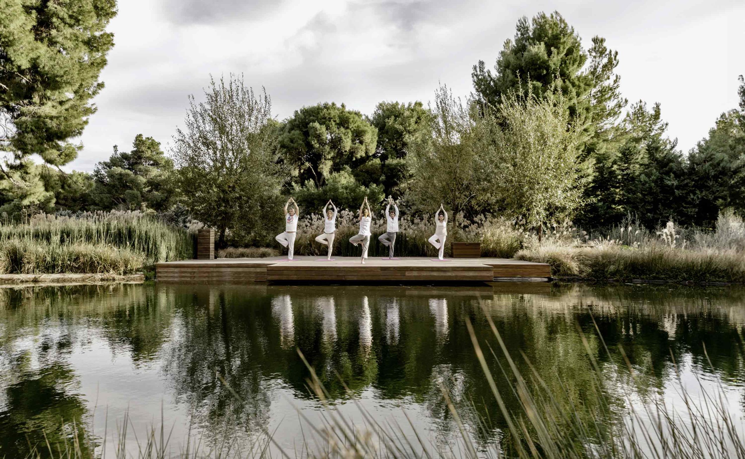 retreats programme movement by the lake | TATOÏ Club