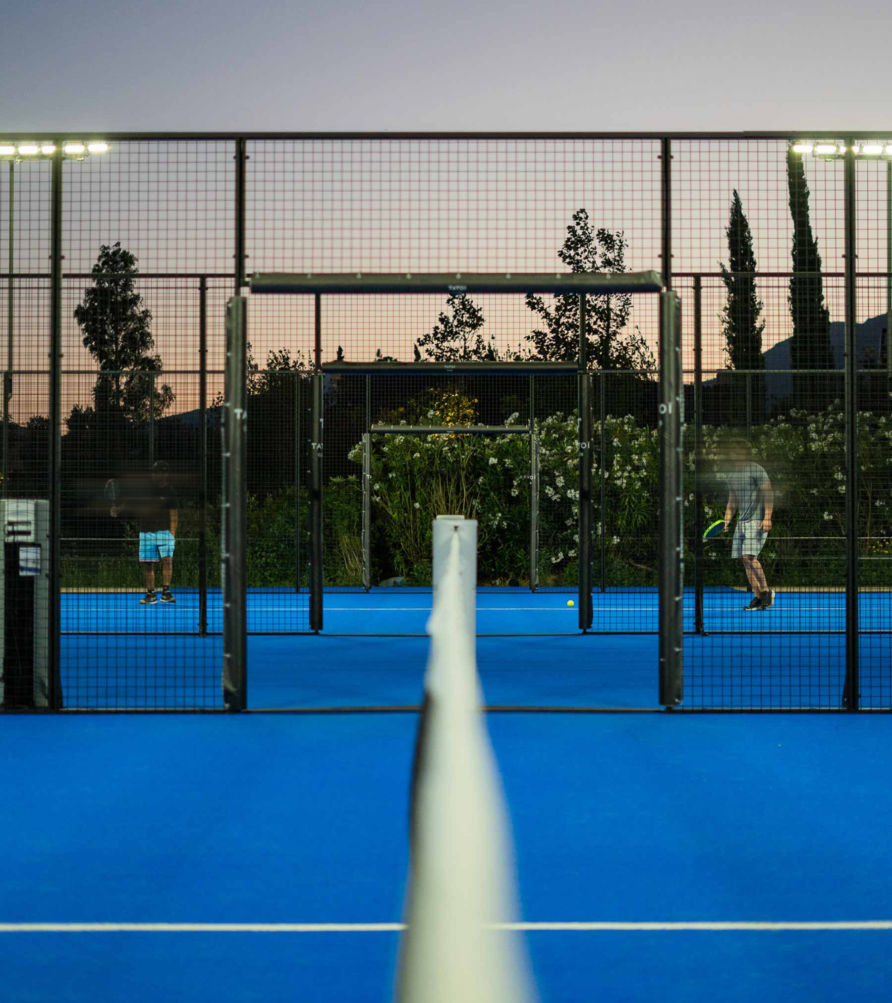 padel court nature mountain padel players | TATOÏ Club