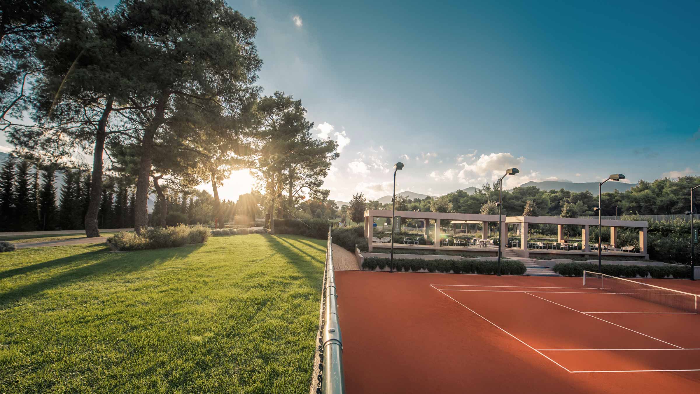 retreats programme tennis courts movement nature trees | TATOÏ Club